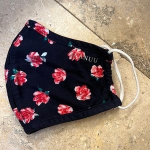 Jaanuu face mask navy and pink floral